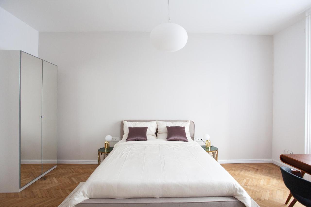 Real Deluxe Next To Danube Apartment Budapest Luaran gambar