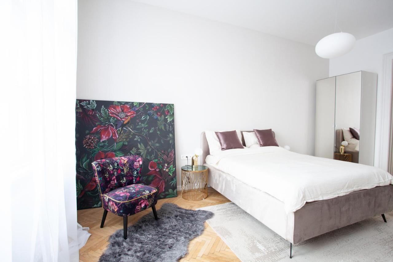 Real Deluxe Next To Danube Apartment Budapest Luaran gambar
