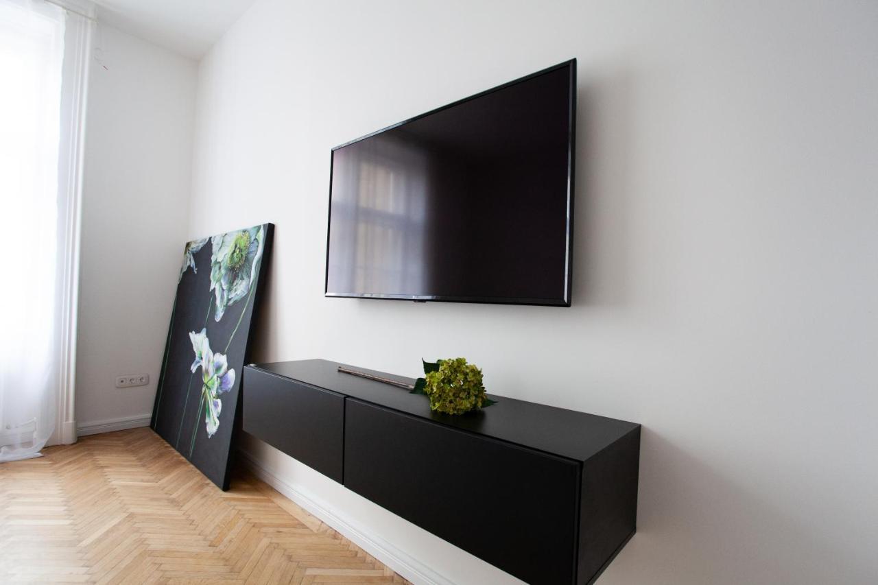 Real Deluxe Next To Danube Apartment Budapest Luaran gambar