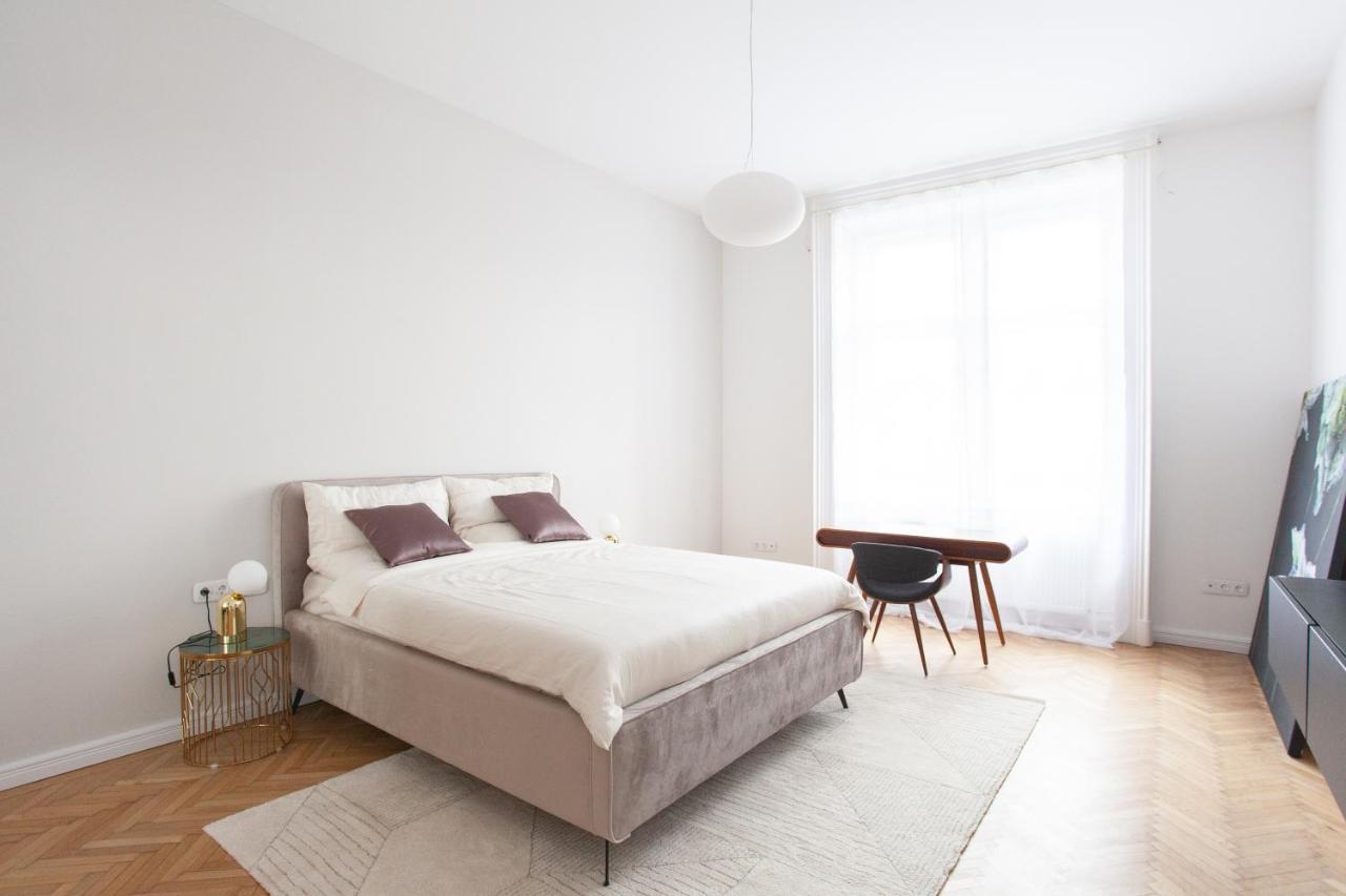 Real Deluxe Next To Danube Apartment Budapest Luaran gambar