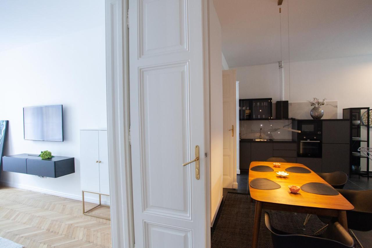 Real Deluxe Next To Danube Apartment Budapest Luaran gambar