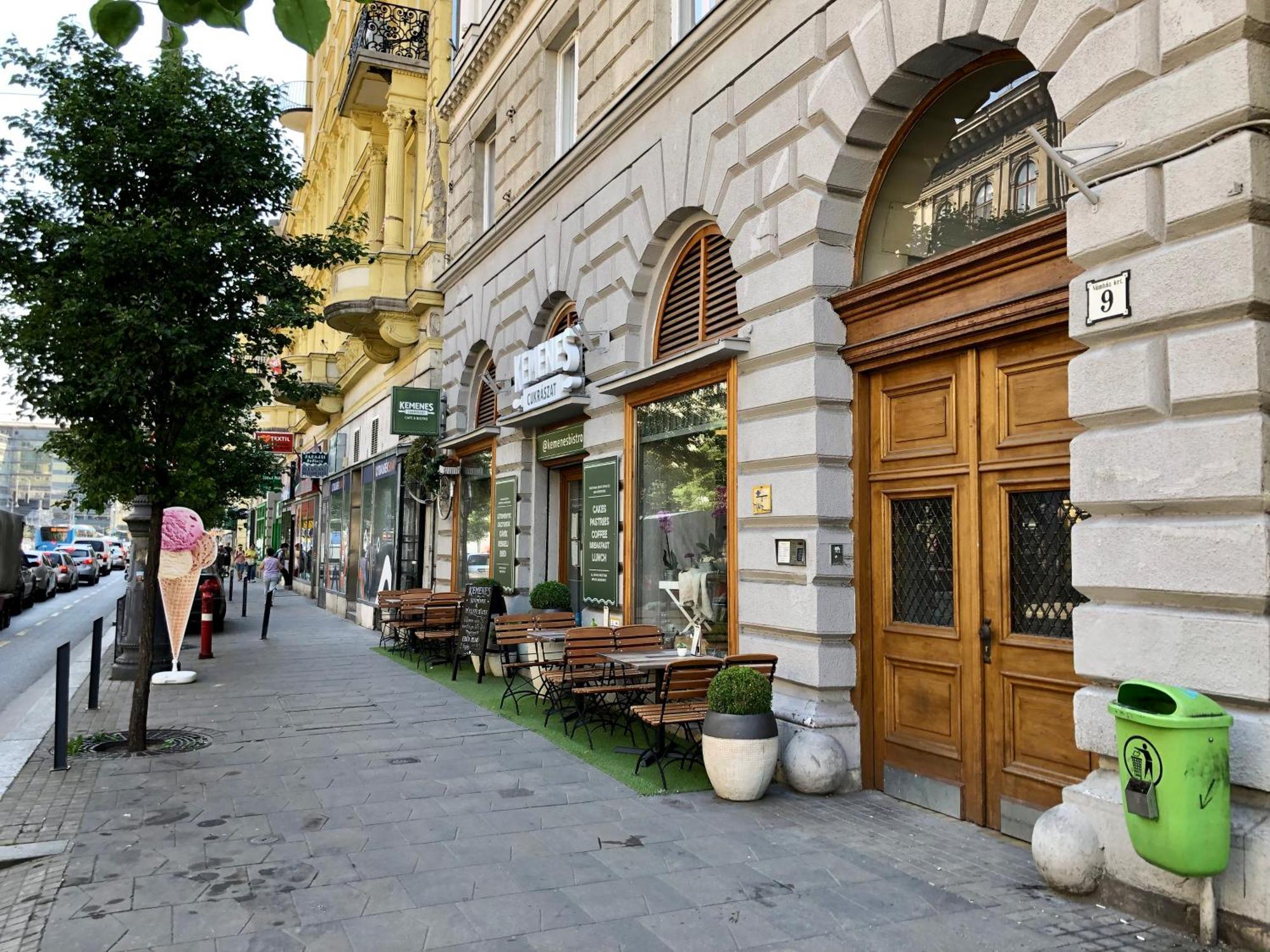 Real Deluxe Next To Danube Apartment Budapest Luaran gambar